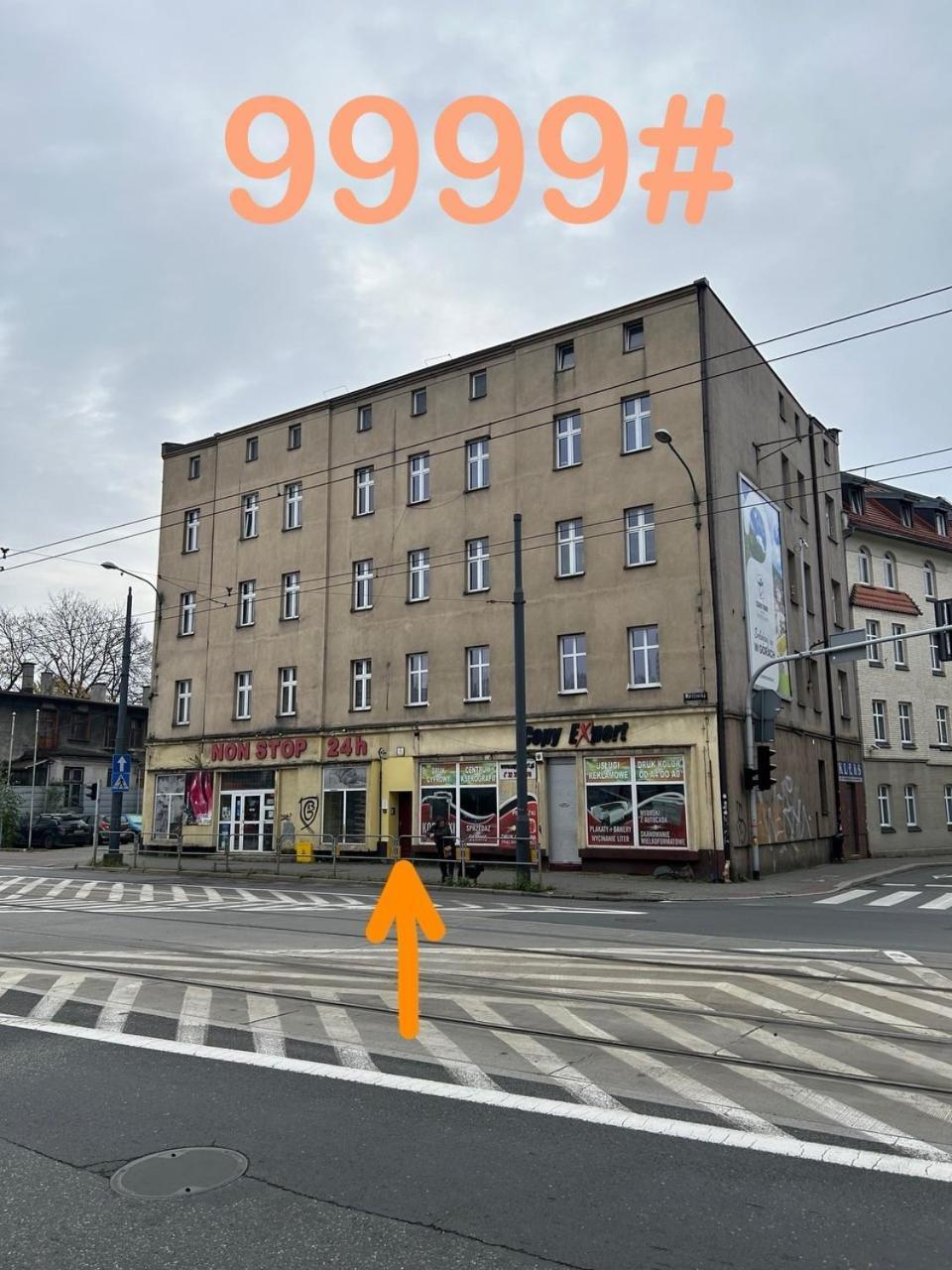 Yellow Hostel 24H - Sniadanie I Obiad Gratis - Free Parking Katowice Exterior photo